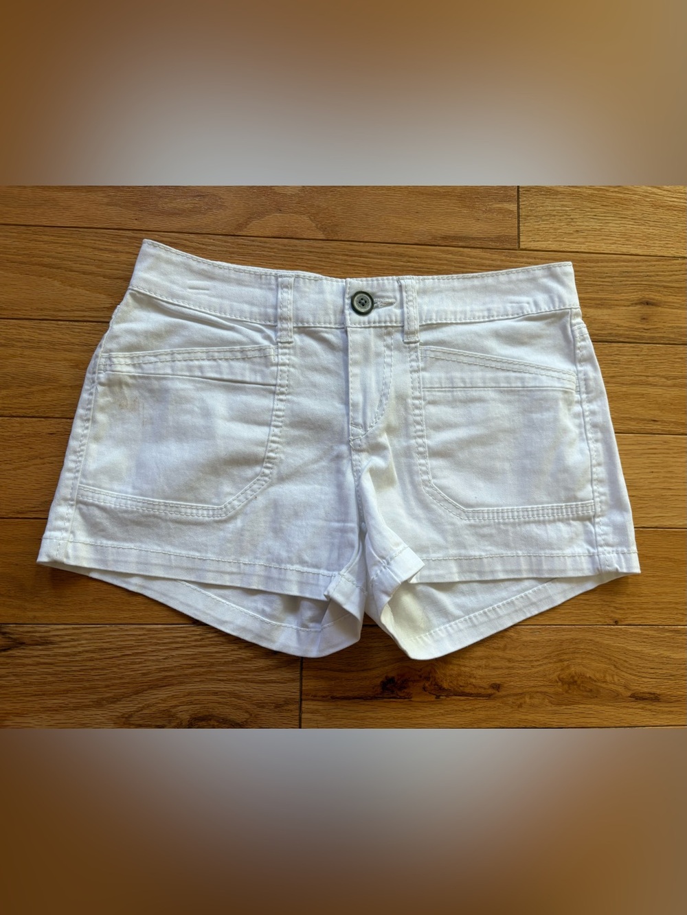 UNIONBAY Women/Juniors White Delaney Denim Shorts Size 3 Stretch Cotton Low Rise